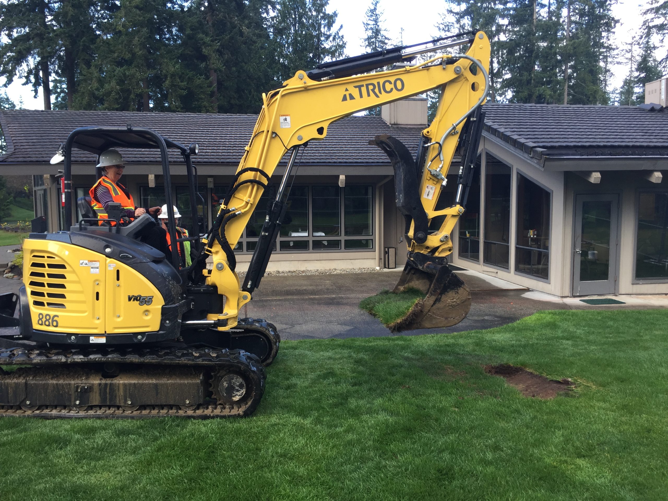 Mill Creek Country Club Ground Breaking for Outdoor Patio & Dining Area